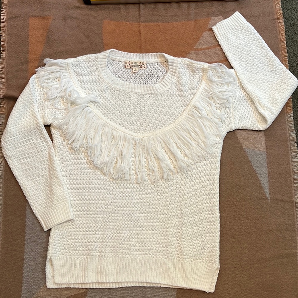 Light Cream sweater with fringe